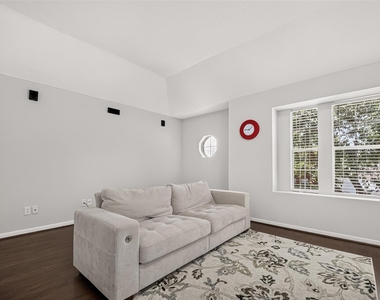 9710 Berkshire Trace - Photo Thumbnail 16