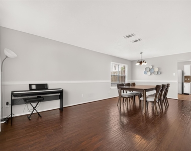 9710 Berkshire Trace - Photo Thumbnail 3