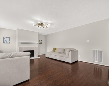 9710 Berkshire Trace - Photo Thumbnail 11