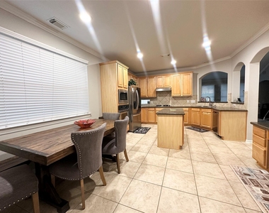 17815 Gables Bend Drive - Photo Thumbnail 9