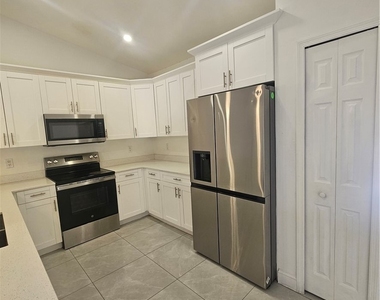 4720 29th Street Sw - Photo Thumbnail 3
