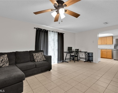 423 Se 24th Avenue - Photo Thumbnail 3