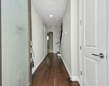 1716 Stuart Street - Photo Thumbnail 4