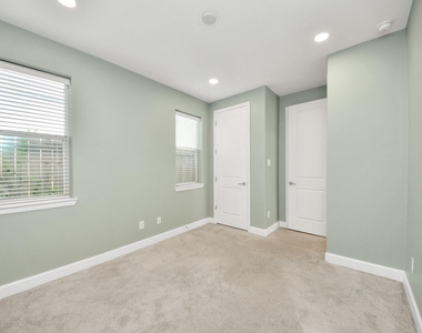 1716 Stuart Street - Photo Thumbnail 6