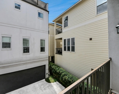 1716 Stuart Street - Photo Thumbnail 13