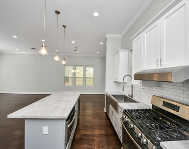 1716 Stuart Street - Photo Thumbnail 17