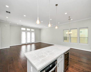 1716 Stuart Street - Photo Thumbnail 18