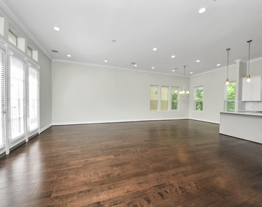 1716 Stuart Street - Photo Thumbnail 9
