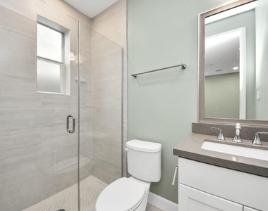 1716 Stuart Street - Photo Thumbnail 7