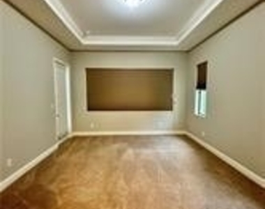 1581 Serrano Circle - Photo Thumbnail 5
