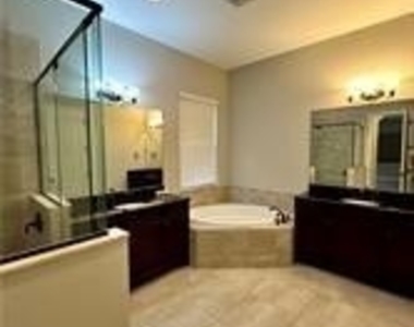 1581 Serrano Circle - Photo Thumbnail 6