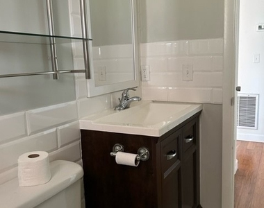 656 Palm View Drive - Photo Thumbnail 8