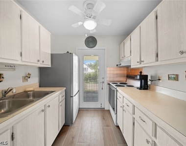 468 12th Avenue S - Photo Thumbnail 15