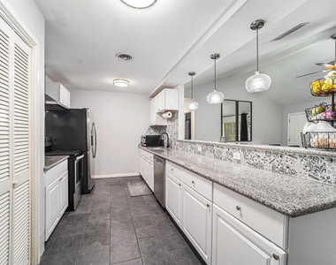 12215 Hillcroft Street - Photo Thumbnail 10