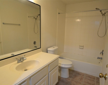 12110 Laurel Court - Photo Thumbnail 7