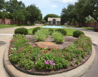 12110 Laurel Court - Photo Thumbnail 15