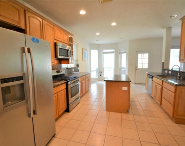12110 Laurel Court - Photo Thumbnail 19
