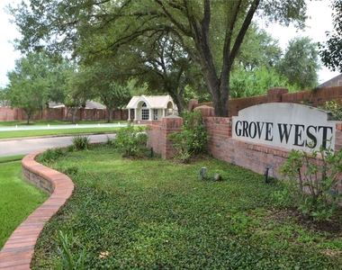 12110 Laurel Court - Photo Thumbnail 13