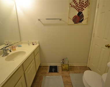 12110 Laurel Court - Photo Thumbnail 16