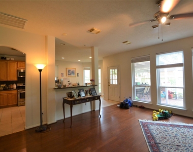 12110 Laurel Court - Photo Thumbnail 6