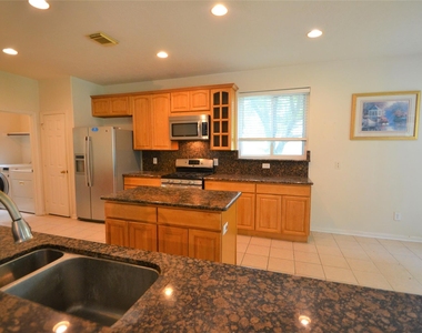 12110 Laurel Court - Photo Thumbnail 8