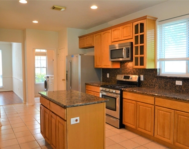 12110 Laurel Court - Photo Thumbnail 17