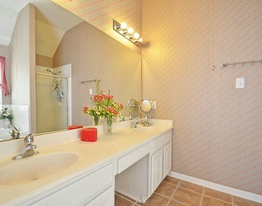 12110 Laurel Court - Photo Thumbnail 40