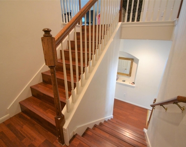 12110 Laurel Court - Photo Thumbnail 4