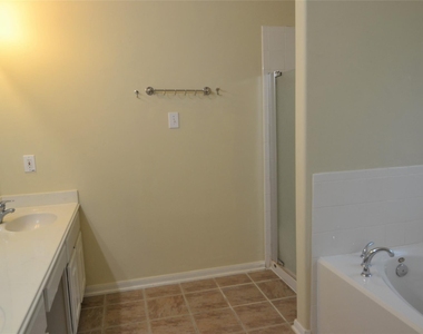 12110 Laurel Court - Photo Thumbnail 11