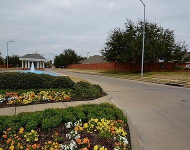 12110 Laurel Court - Photo Thumbnail 35
