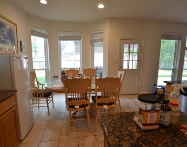 12110 Laurel Court - Photo Thumbnail 11