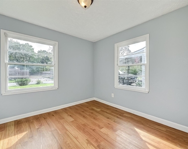 7946 Jutland Road - Photo Thumbnail 11