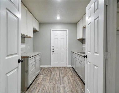 5117 Lavender - Photo Thumbnail 6