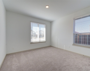 29258 Pikes Peak Drive - Photo Thumbnail 10