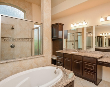 23610 Esperia Street - Photo Thumbnail 17