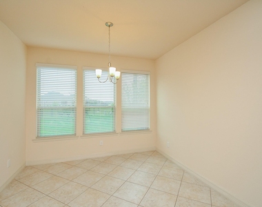23610 Esperia Street - Photo Thumbnail 10