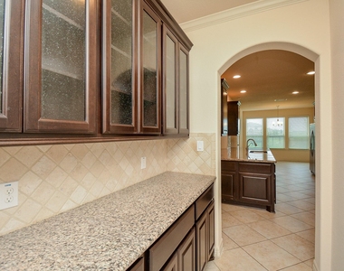 23610 Esperia Street - Photo Thumbnail 8