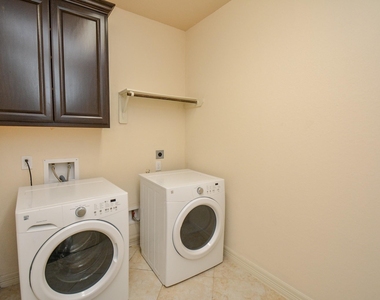 23610 Esperia Street - Photo Thumbnail 31