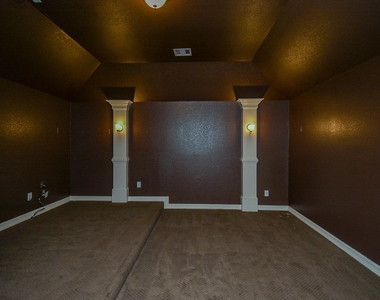 23610 Esperia Street - Photo Thumbnail 30