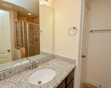 23610 Esperia Street - Photo Thumbnail 27
