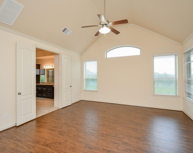 23610 Esperia Street - Photo Thumbnail 14
