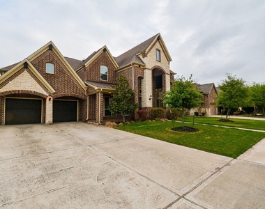 23610 Esperia Street - Photo Thumbnail 1