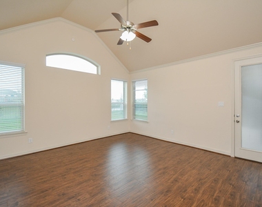23610 Esperia Street - Photo Thumbnail 15