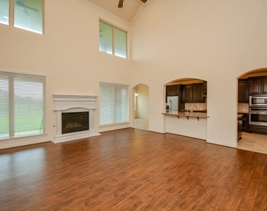 23610 Esperia Street - Photo Thumbnail 12