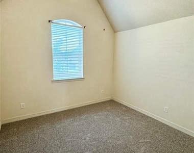 23610 Esperia Street - Photo Thumbnail 26