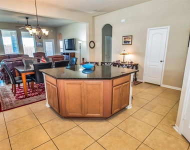 8807 Seguin Cove Lane - Photo Thumbnail 18