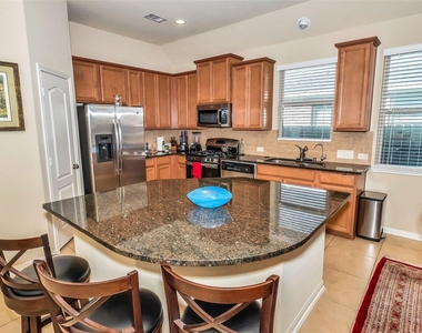 8807 Seguin Cove Lane - Photo Thumbnail 6