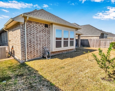 8807 Seguin Cove Lane - Photo Thumbnail 25