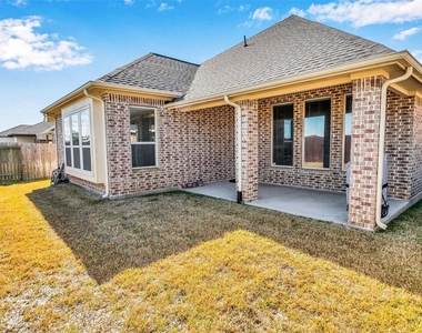 8807 Seguin Cove Lane - Photo Thumbnail 24