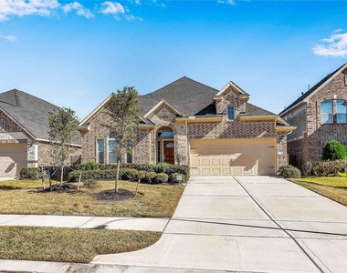 8807 Seguin Cove Lane - Photo Thumbnail 1